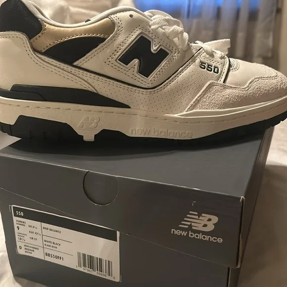 NWT New Balance 550 white black, mens size 8. - Picture 2 of 6
